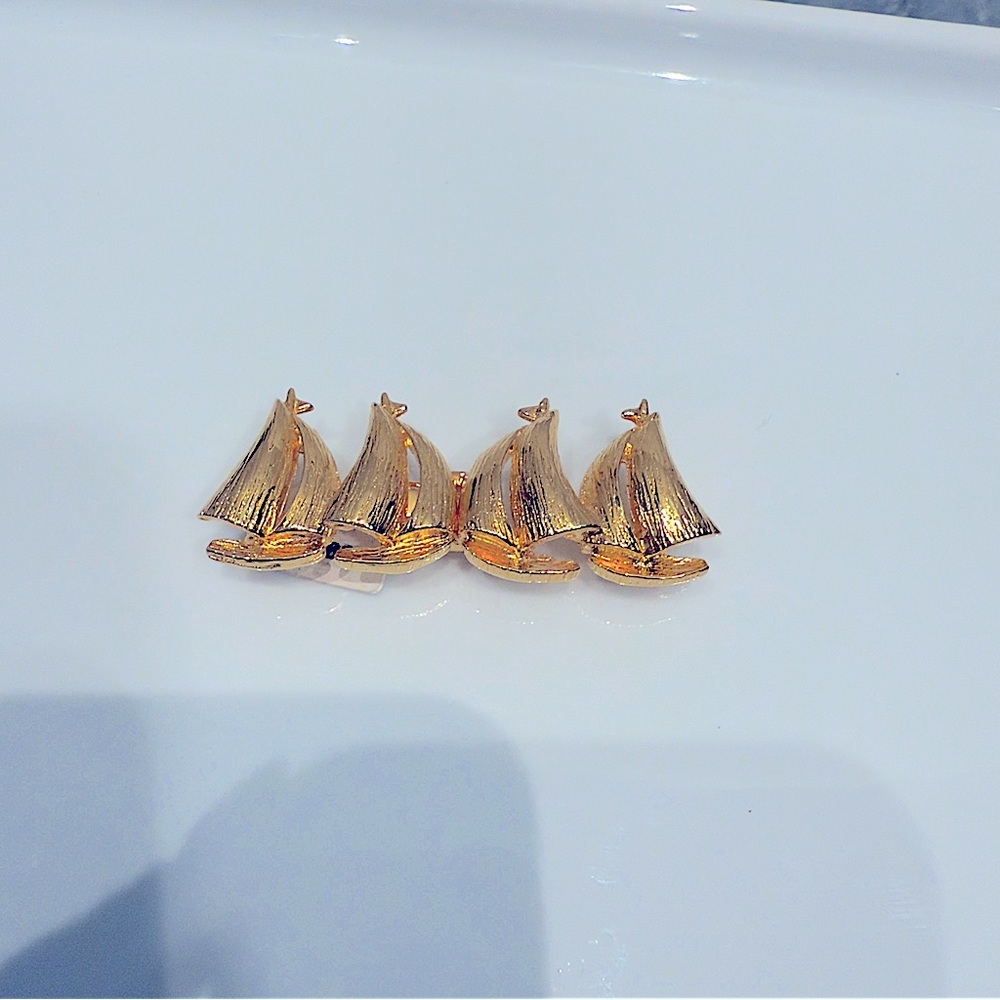 NWT- Gold Sailboat 1975 Belt 1/2” Buckle Scarf Vintage - Picture 2 of 8
